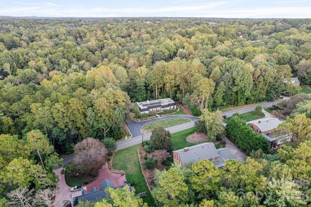 2082 2nd Street Drive NW, Hickory, NC 28601