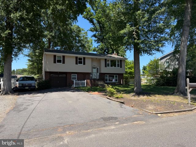 1080 BENNETT DR, Woodbury, NJ 08096