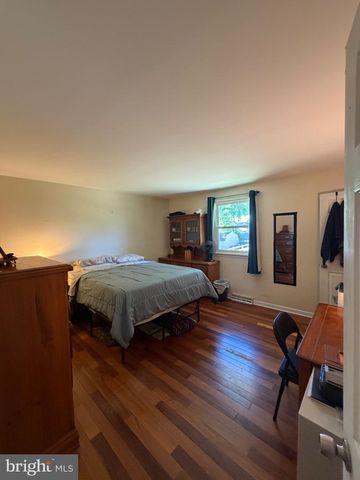 1080 BENNETT DR, Woodbury, NJ 08096