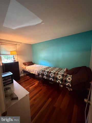 1080 BENNETT DR, Woodbury, NJ 08096