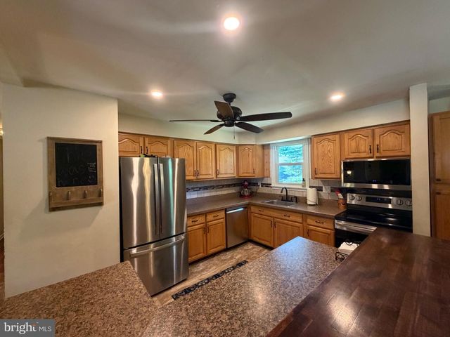 1080 BENNETT DR, Woodbury, NJ 08096