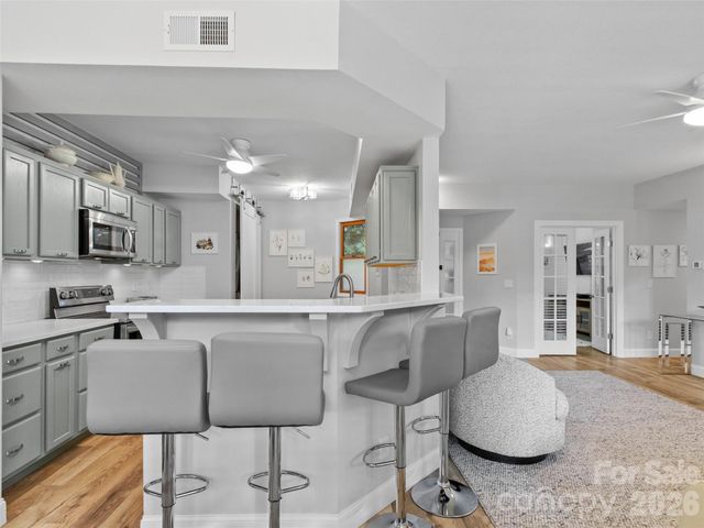 220 Stoney Falls Loop 1 B2, Burnsville, NC 28714