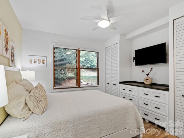 220 Stoney Falls Loop 1 B2, Burnsville, NC 28714
