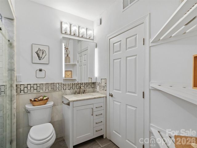 220 Stoney Falls Loop 1 B2, Burnsville, NC 28714