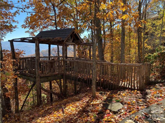220 Stoney Falls Loop 1 B2, Burnsville, NC 28714