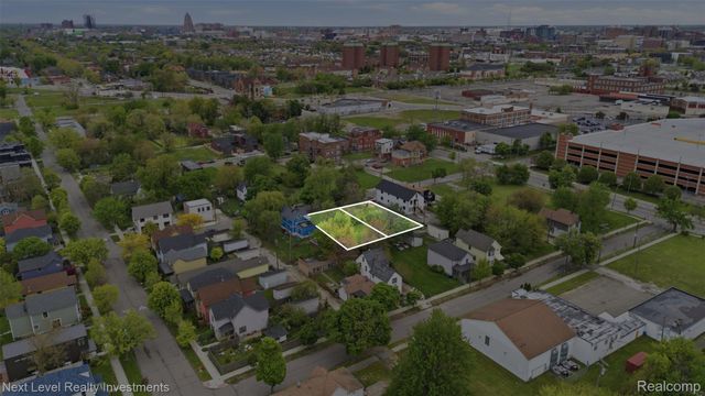 1547 Elm Street, Detroit, MI 48216