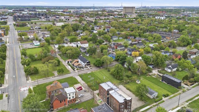 1547 Elm Street, Detroit, MI 48216