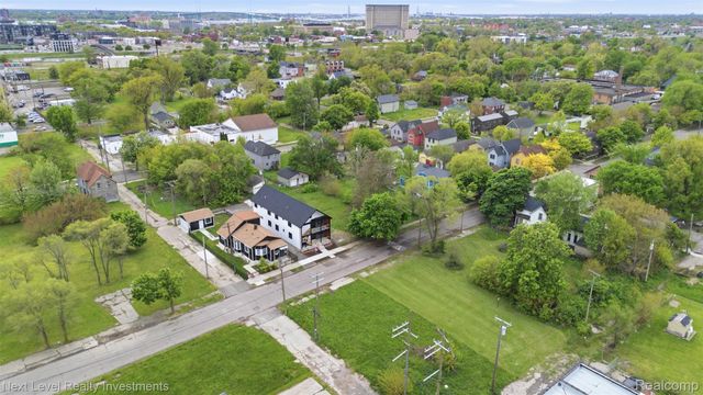 1547 Elm Street, Detroit, MI 48216