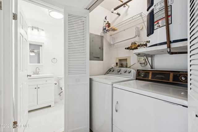 212 Covered Bridge Boulevard D, Manalapan, NJ 07726