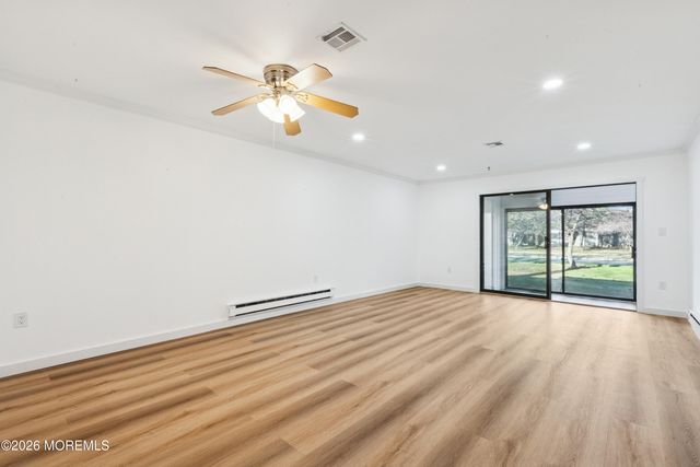 212 Covered Bridge Boulevard D, Manalapan, NJ 07726