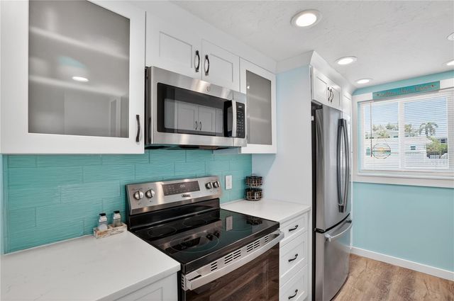 117 7TH STREET N 2, Bradenton Beach, FL 34217