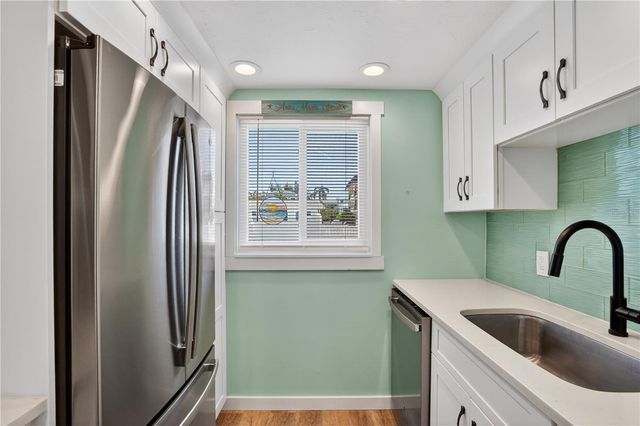 117 7TH STREET N 2, Bradenton Beach, FL 34217
