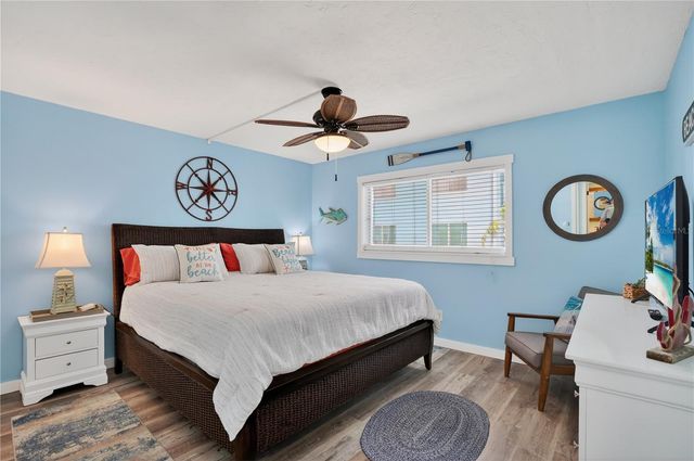 117 7TH STREET N 2, Bradenton Beach, FL 34217