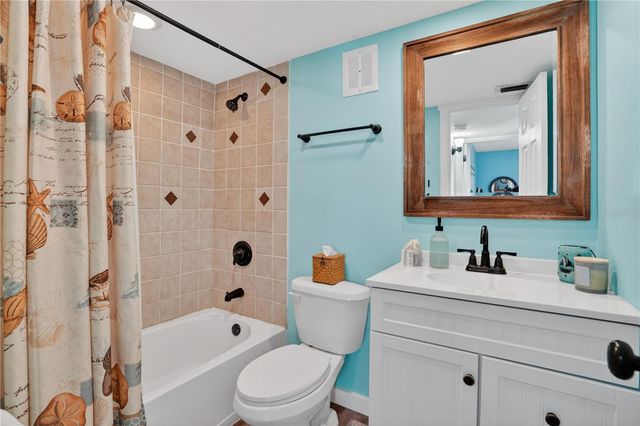 117 7TH STREET N 2, Bradenton Beach, FL 34217