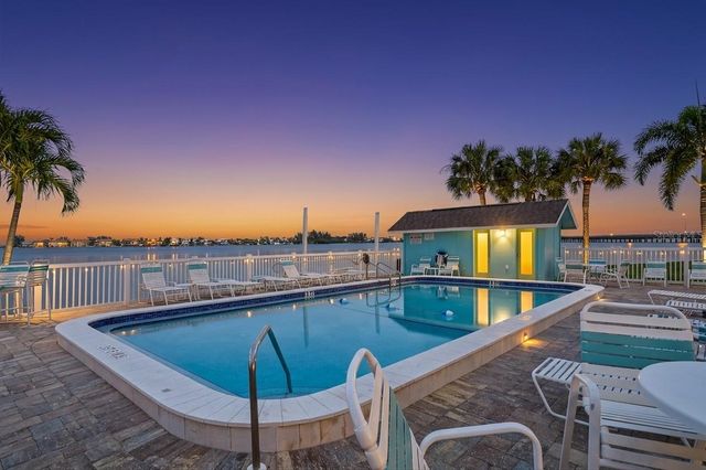 117 7TH STREET N 2, Bradenton Beach, FL 34217