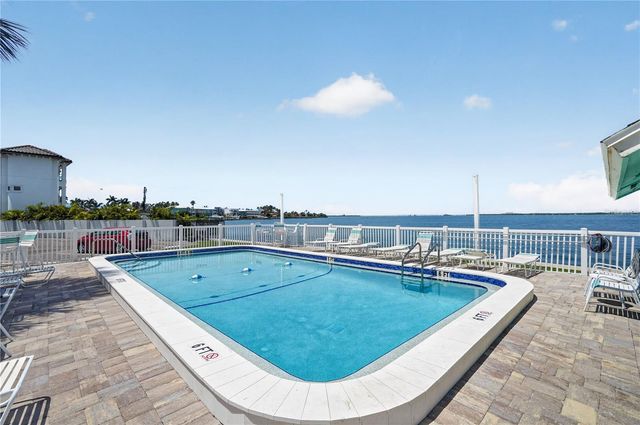 117 7TH STREET N 2, Bradenton Beach, FL 34217