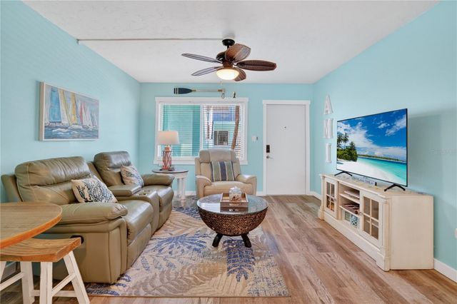 117 7TH STREET N 2, Bradenton Beach, FL 34217