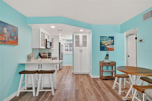 117 7TH STREET N 2, Bradenton Beach, FL 34217