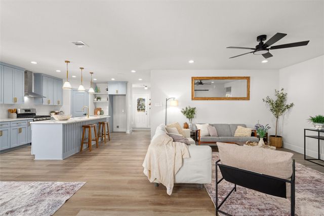 5420 Pease Street, Houston, TX 77023