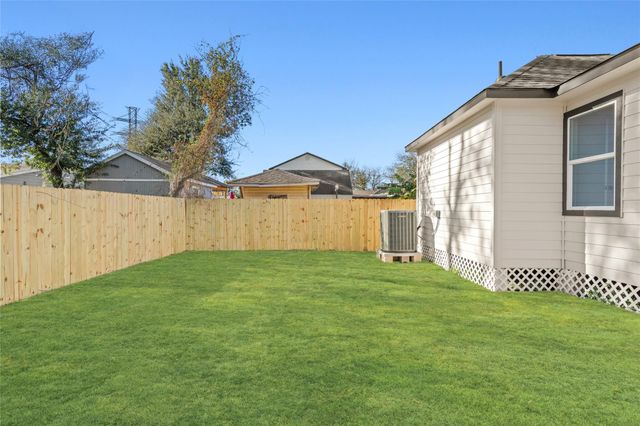 5420 Pease Street, Houston, TX 77023