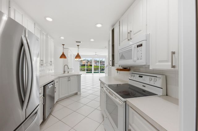 2122 Tigris Drive, West Palm Beach, FL 33411