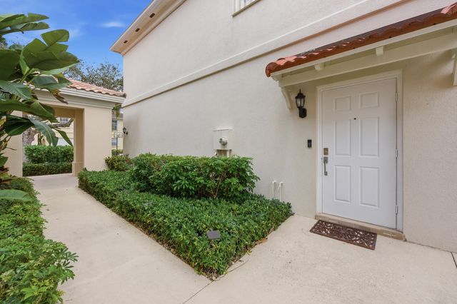 2122 Tigris Drive, West Palm Beach, FL 33411