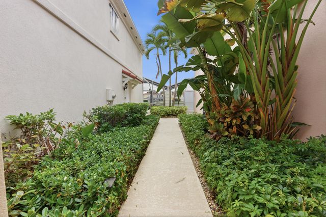 2122 Tigris Drive, West Palm Beach, FL 33411