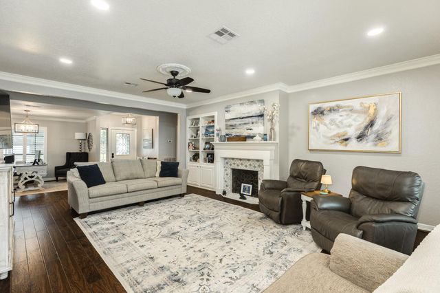 114 Strawberry Drive, Lake Jackson, TX 77566