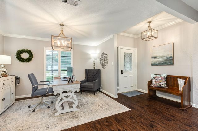 114 Strawberry Drive, Lake Jackson, TX 77566