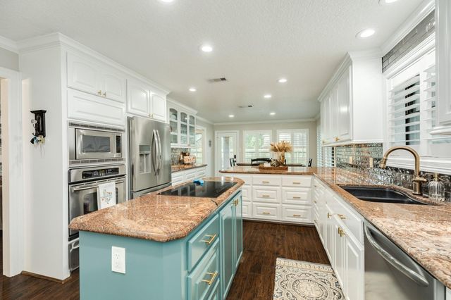 114 Strawberry Drive, Lake Jackson, TX 77566