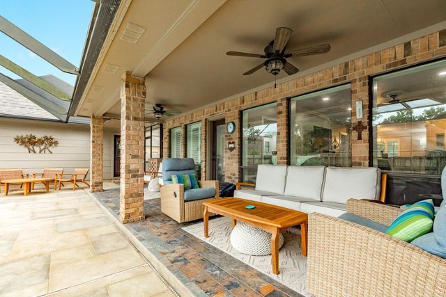 114 Strawberry Drive, Lake Jackson, TX 77566