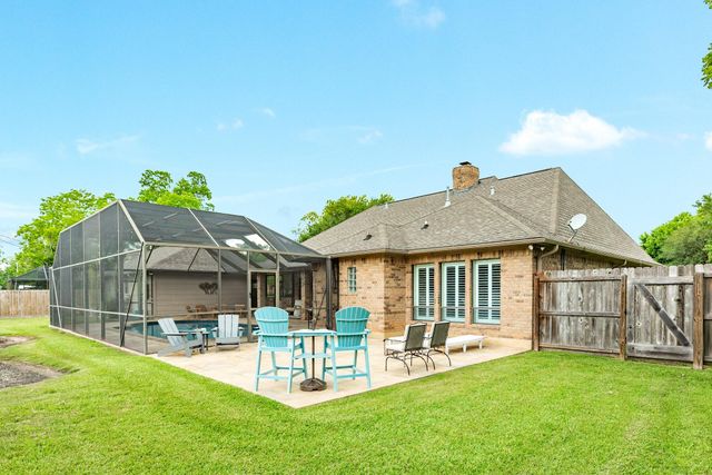 114 Strawberry Drive, Lake Jackson, TX 77566