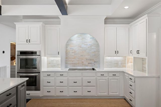 6 Candleleaf CT, The Hills, TX 78738