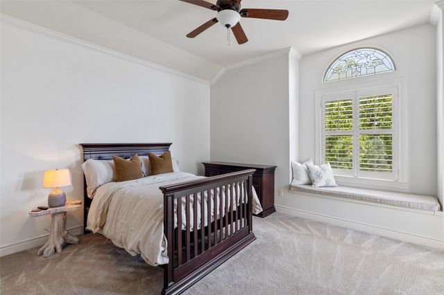 6 Candleleaf CT, The Hills, TX 78738