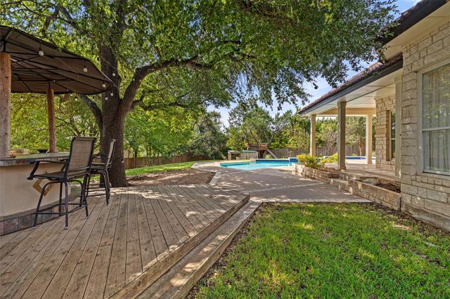 6 Candleleaf CT, The Hills, TX 78738