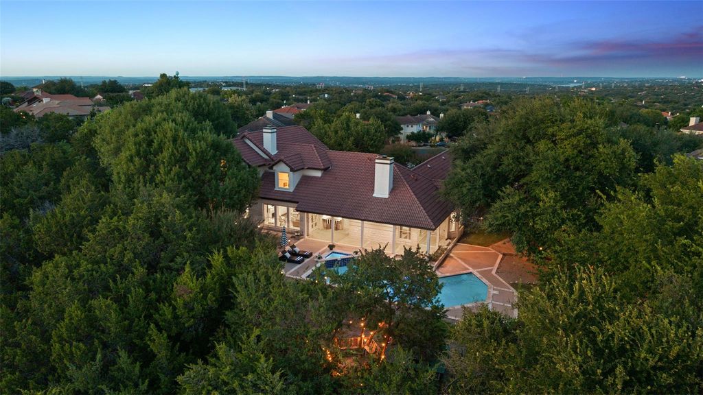 6 Candleleaf CT, The Hills, TX 78738