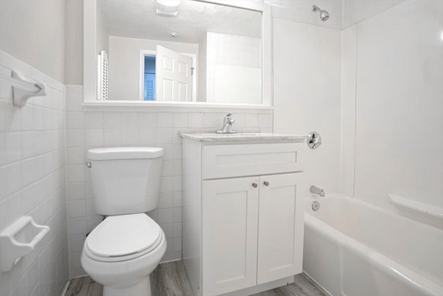 55 Presidential Dr 2, Quincy, MA 02169