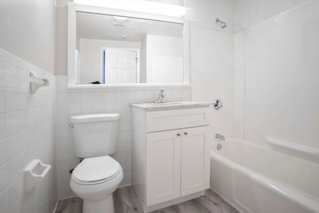 55 Presidential Dr 2, Quincy, MA 02169