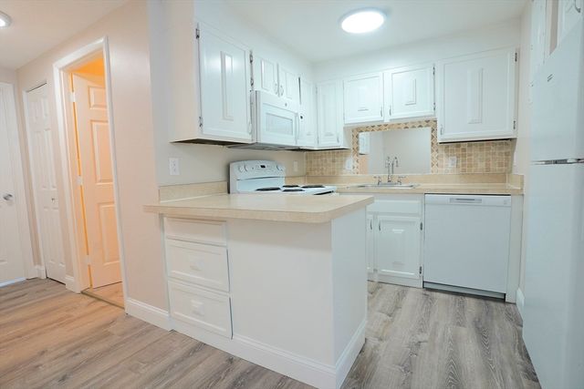 55 Presidential Dr 2, Quincy, MA 02169