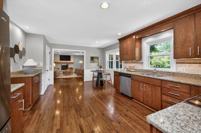 355 Circlewood Lane, Wyoming, OH 45215