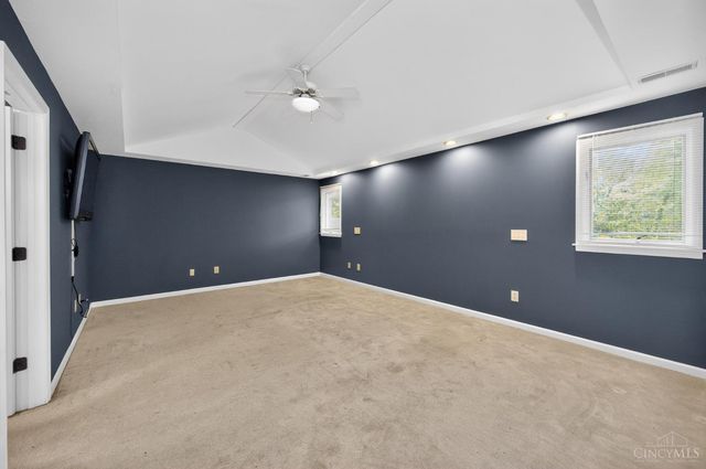 355 Circlewood Lane, Wyoming, OH 45215