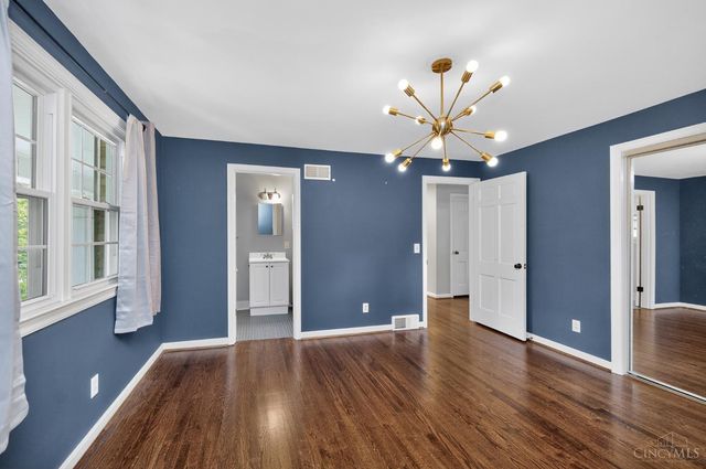 355 Circlewood Lane, Wyoming, OH 45215