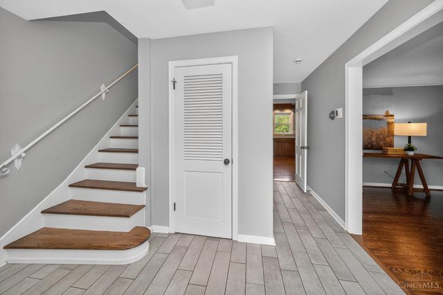 355 Circlewood Lane, Wyoming, OH 45215
