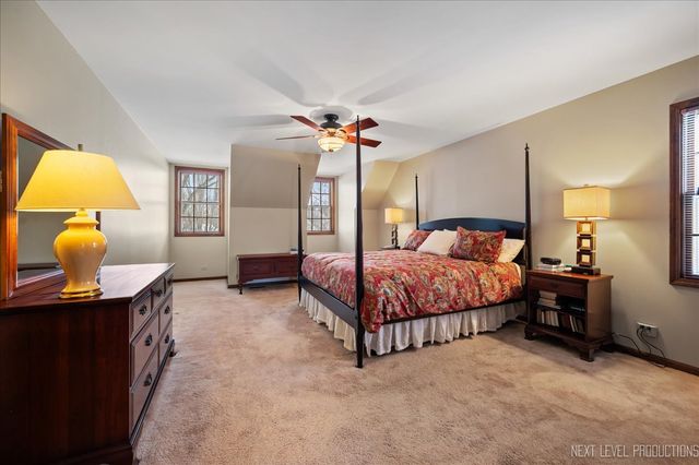 730 Persimmon Drive, St. Charles, IL 60174