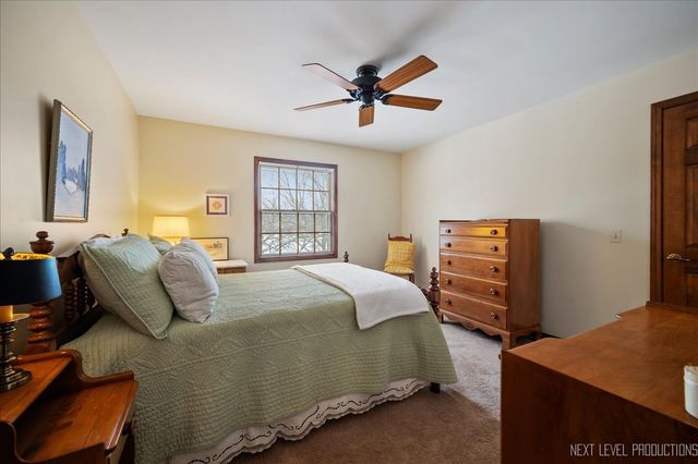 730 Persimmon Drive, St. Charles, IL 60174