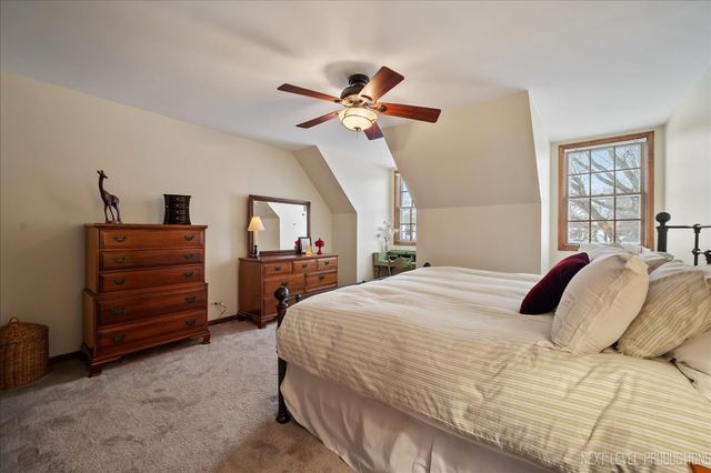 730 Persimmon Drive, St. Charles, IL 60174