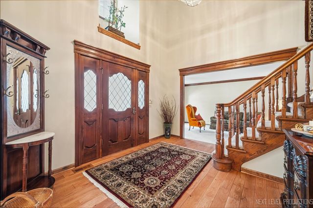 730 Persimmon Drive, St. Charles, IL 60174