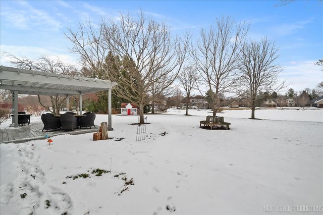 730 Persimmon Drive, St. Charles, IL 60174