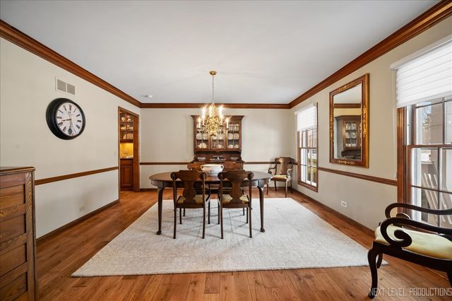 730 Persimmon Drive, St. Charles, IL 60174