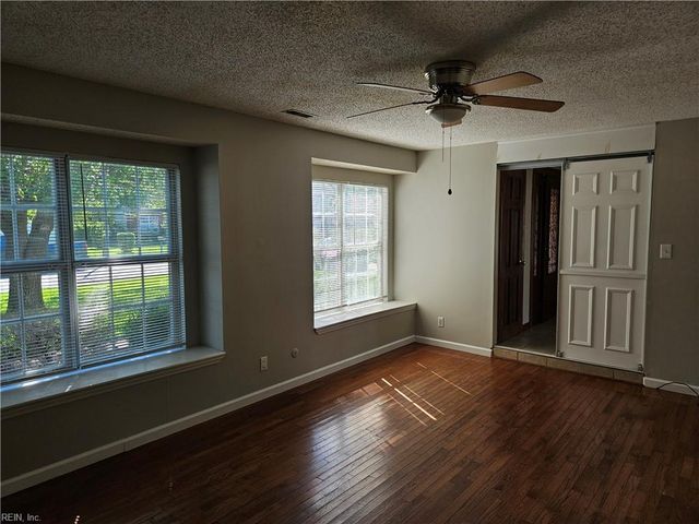 900 Shadow Tree WAY, Virginia Beach, VA 23452